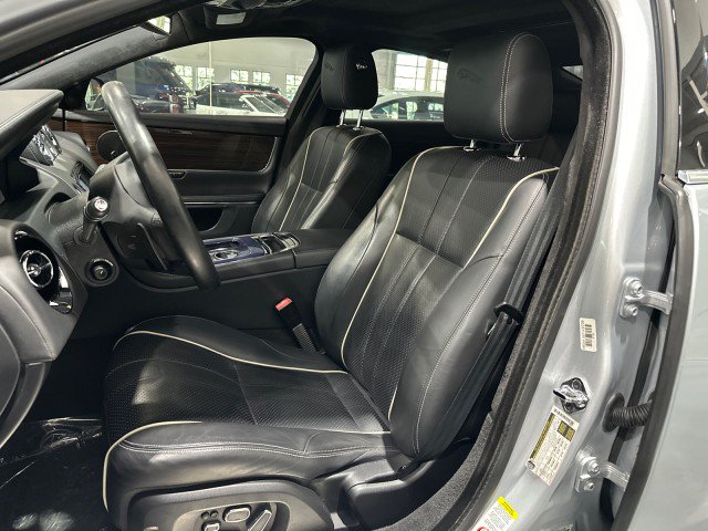 Used 2011 Jaguar XJ RWD image 5