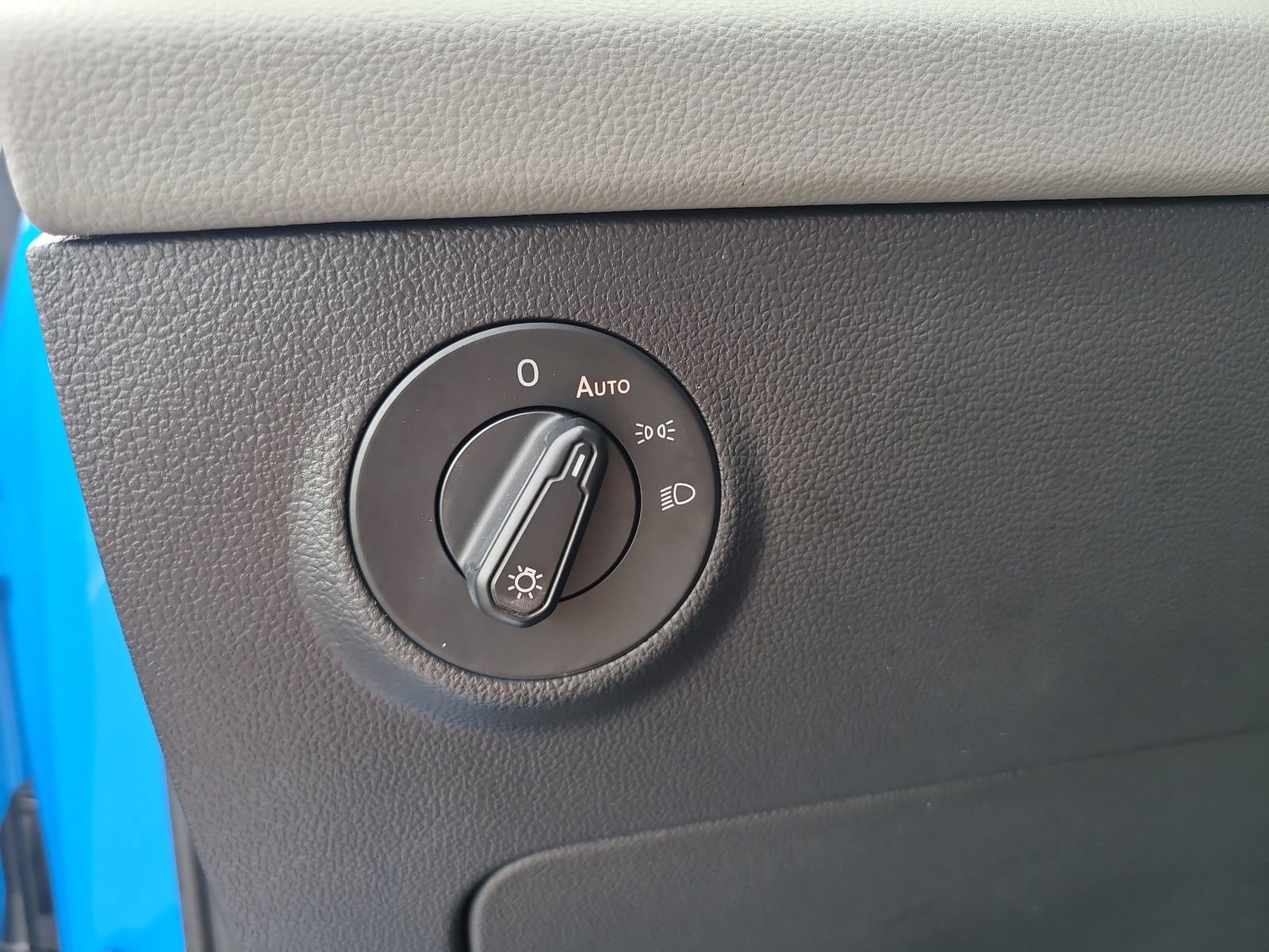 Used 2022 Volkswagen Taos SE image 34