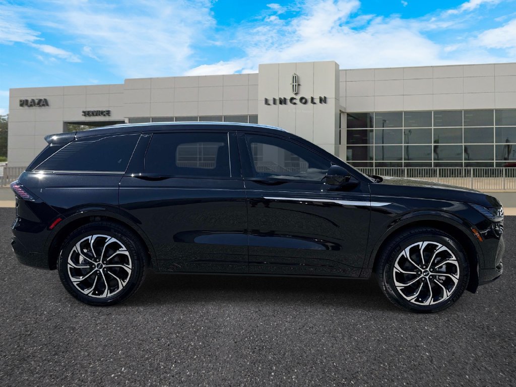 New 2026 Lincoln Nautilus Reserve AWD/4WD image 2