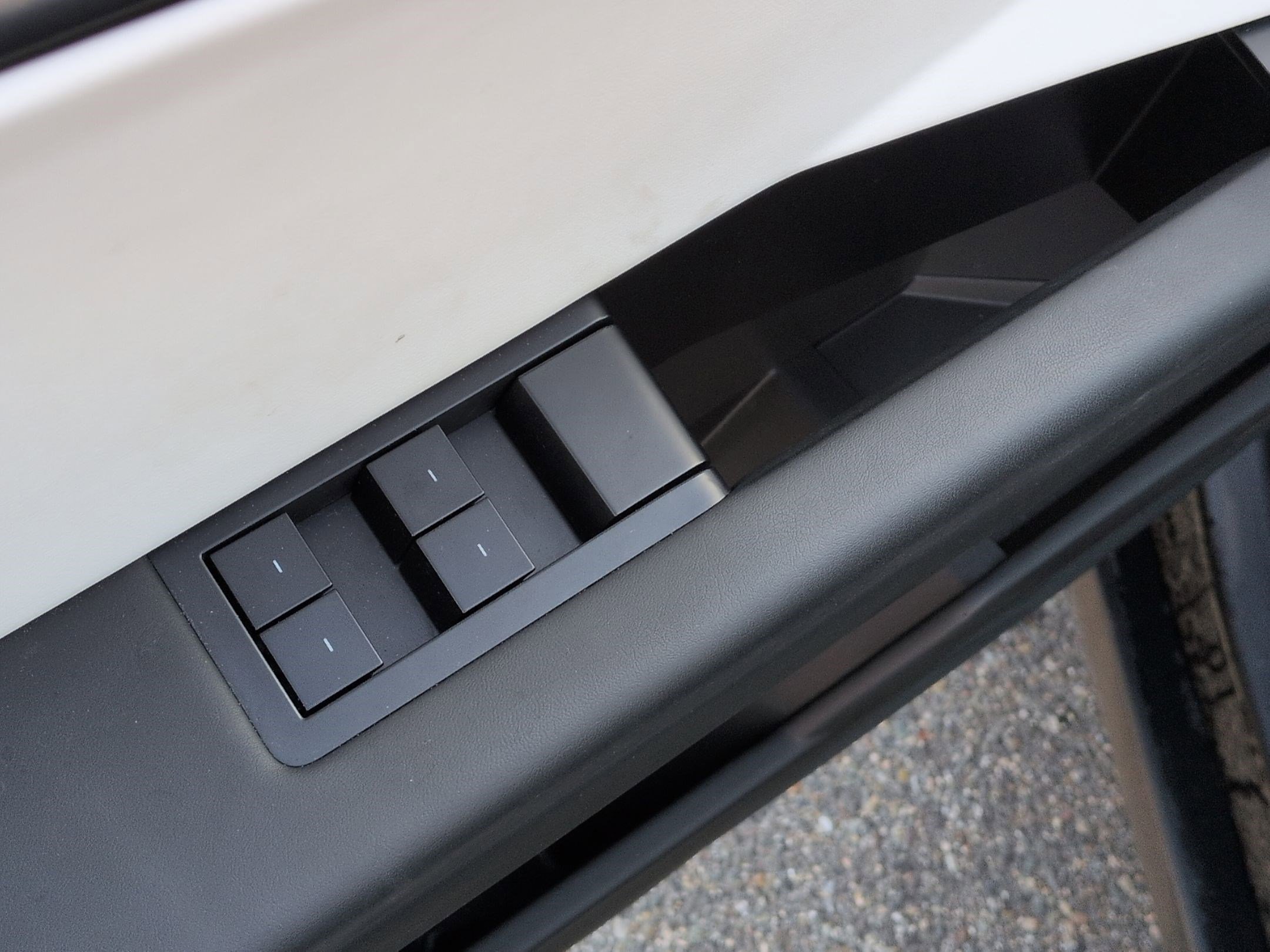 Used 2024 Tesla Cybertruck AWD Crew Cab image 15