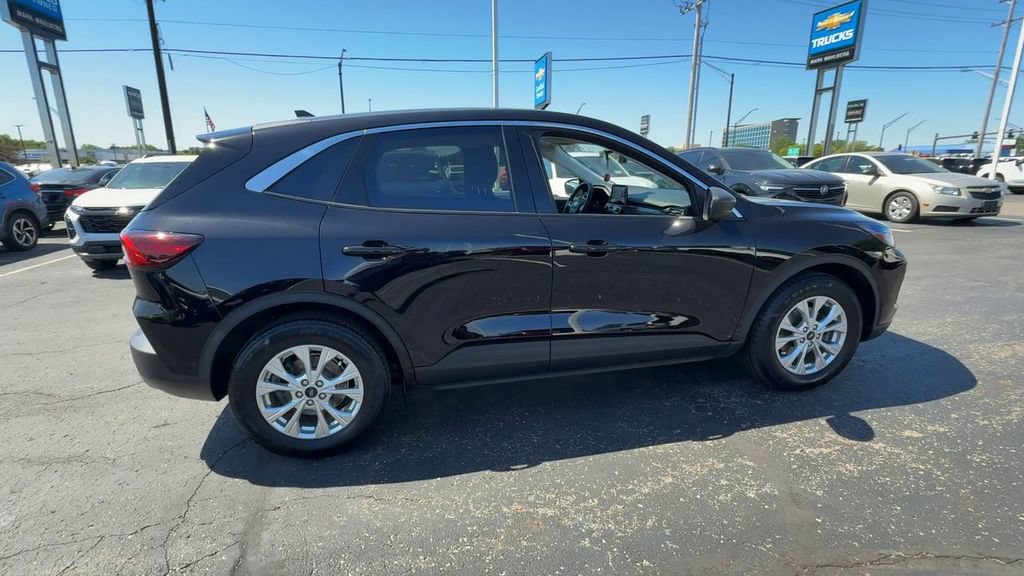 Used 2023 Ford Escape Active w/ Cold Weather Package FWD image 9