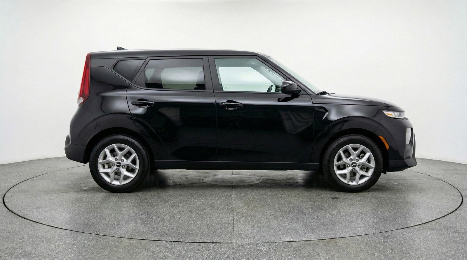 Used 2025 Kia Soul LX w/ LX Technology Package image 11