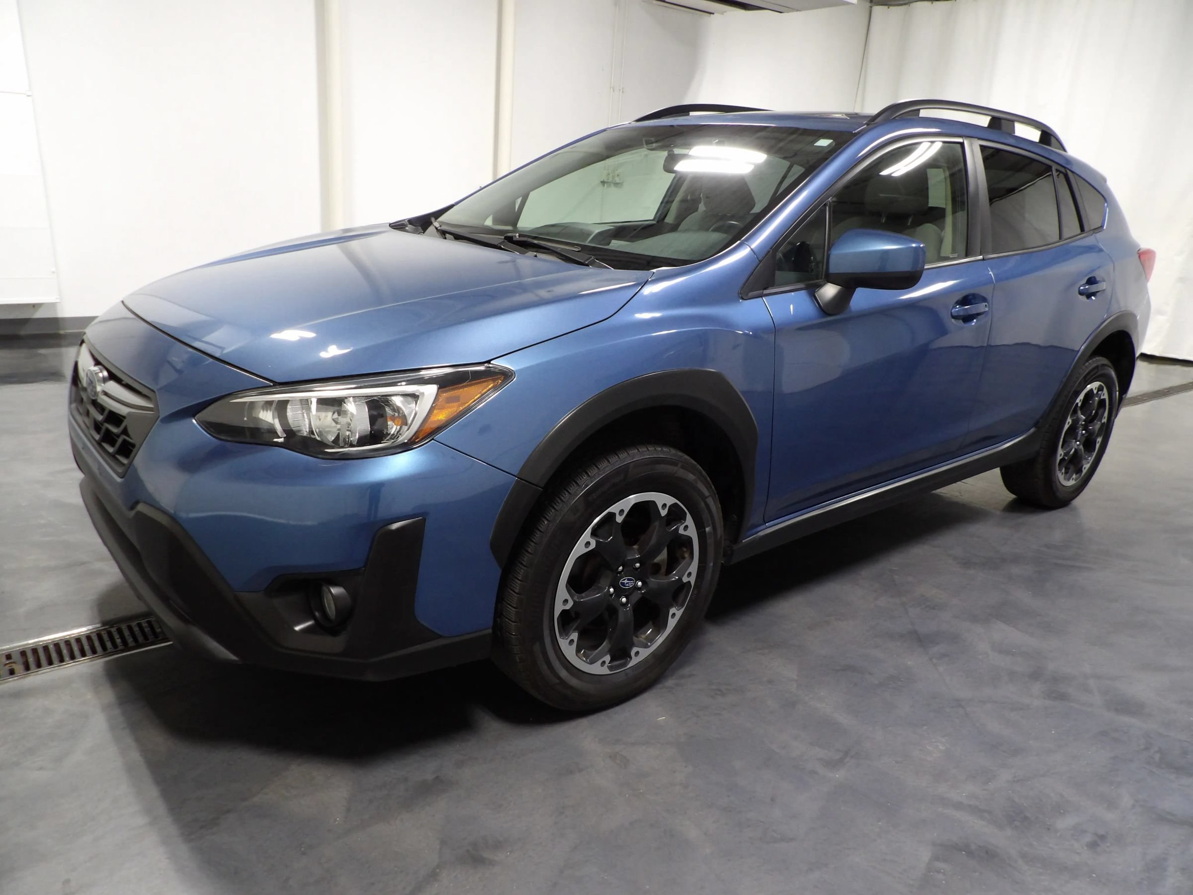 Used 2023 Subaru Crosstrek 2.0i Premium AWD/4WD image 3
