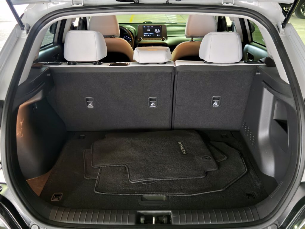 Used 2023 Hyundai Kona SEL w/ Cargo Package FWD image 13