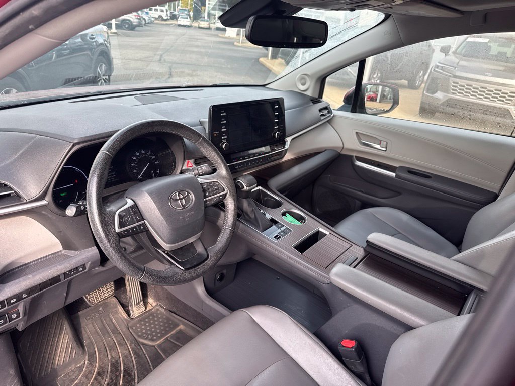 Certified 2022 Toyota Sienna XLE w/ XLE Plus Package FWD image 10