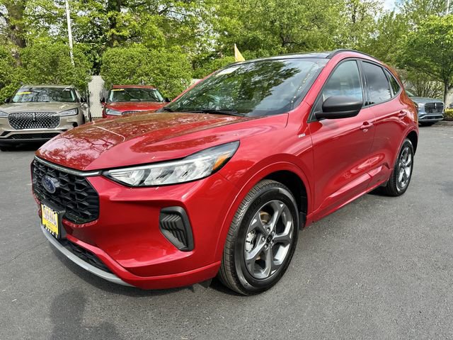 Certified 2024 Ford Escape ST-Line w/ Tech Pack #1 AWD/4WD image 9
