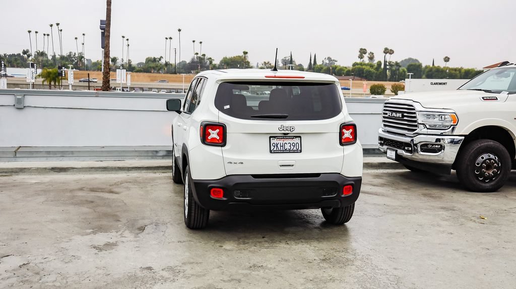 Used 2023 Jeep Renegade Latitude AWD/4WD image 7