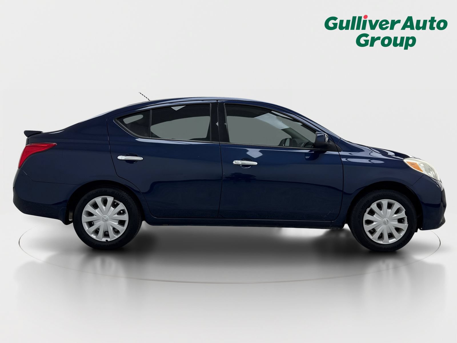 Used 2014 Nissan Versa SV FWD image 10