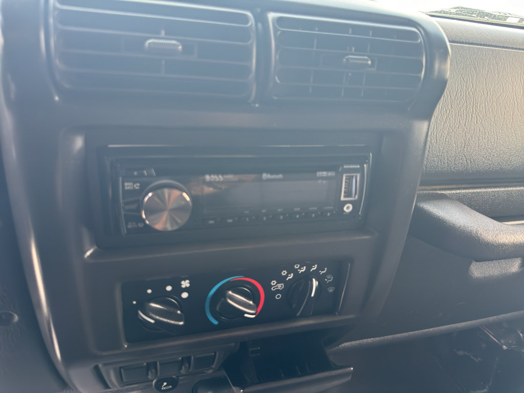 Used 2001 Jeep Wrangler SE AWD/4WD image 18