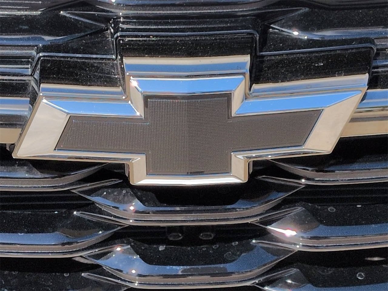 New 2026 Chevrolet Trax RS w/ Sunroof Package FWD image 5