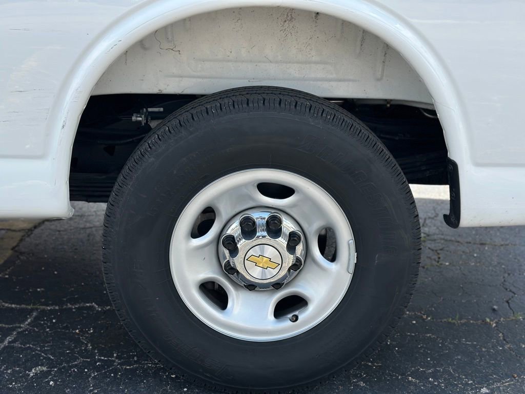 Used 2025 Chevrolet Express 3500 LT w/ LT Preferred Equipment Group image 14