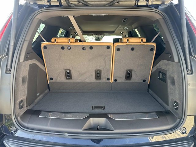 Used 2024 Cadillac Escalade Sport w/ LPO, ONYX Package image 13