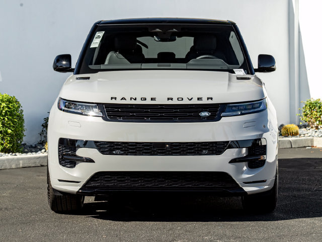 New 2027 Land Rover Range Rover Sport Dynamic SE AWD/4WD image 3