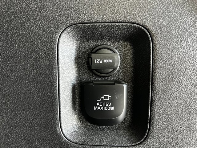 Used 2024 Kia Carnival SX Prestige image 24