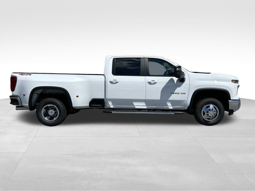 New 2026 Chevrolet Silverado 3500 LT w/ All Star Edition AWD/4WD image 2