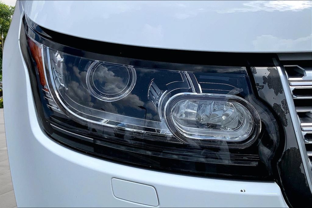 Used 2017 Land Rover Range Rover Supercharged AWD/4WD image 30