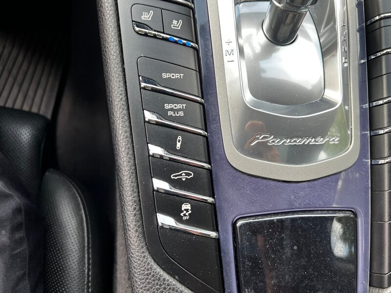 Used 2014 Porsche Panamera S RWD image 33