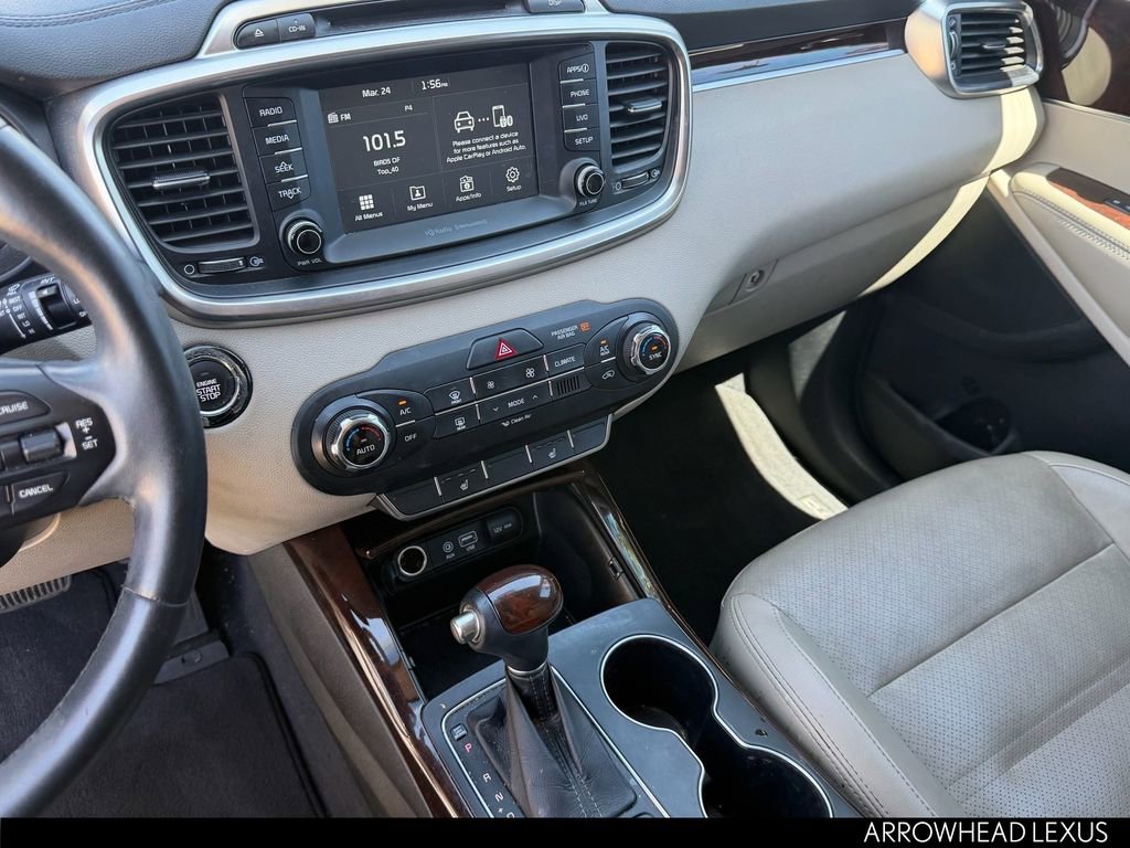 Used 2017 Kia Sorento EX image 24