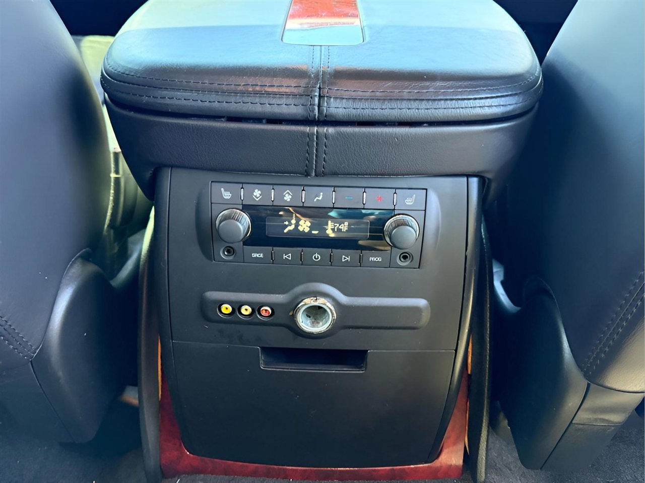 Used 2007 Cadillac Escalade 2WD w/ Information Package image 25