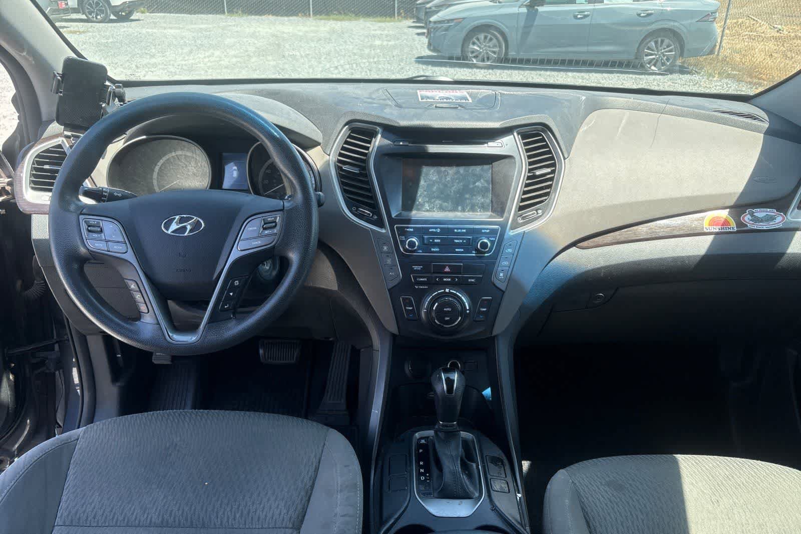 Used 2017 Hyundai Santa Fe SE w/ Cargo Package FWD image 4