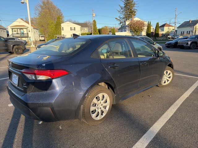 Used 2025 Toyota Corolla LE FWD image 4