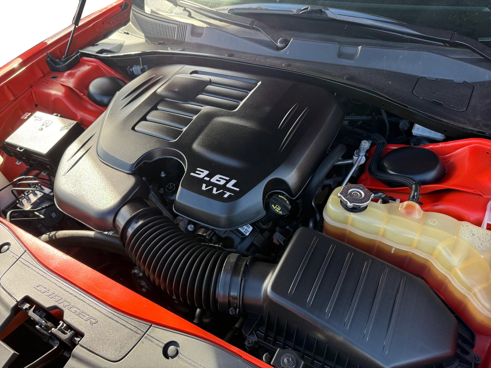 Used 2021 Dodge Charger SXT w/ Blacktop Package image 12