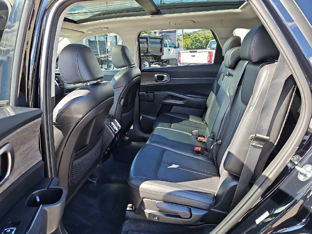 Certified 2023 Kia Sorento S w/ Panoramic Sunroof Package AWD/4WD image 12