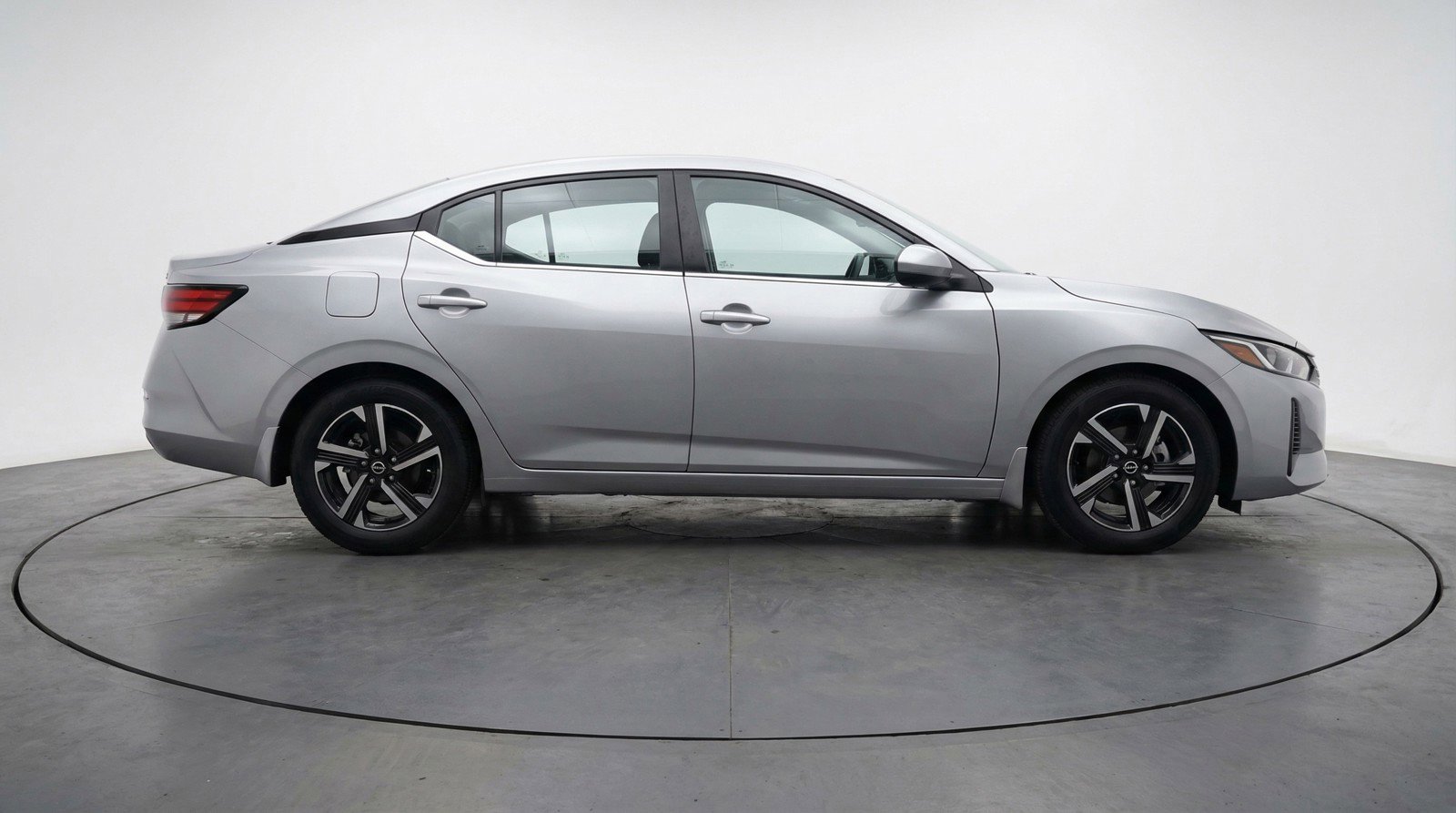 Used 2025 Nissan Sentra SV FWD image 11