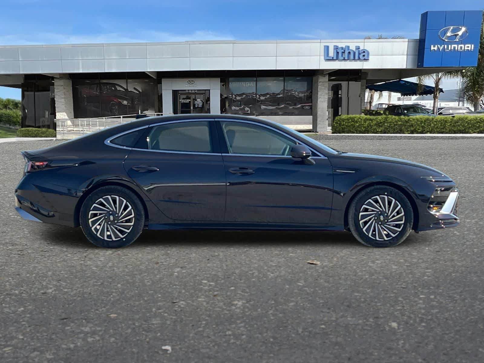 New 2026 Hyundai Sonata Limited FWD image 9