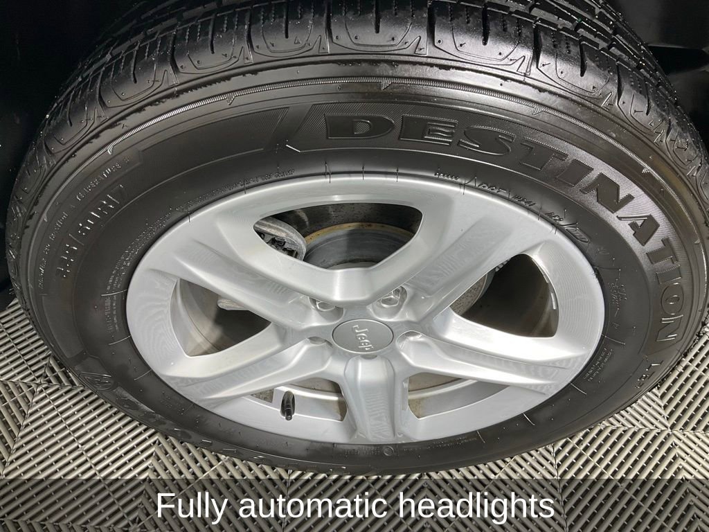 Certified 2023 Jeep Compass Sport image 10