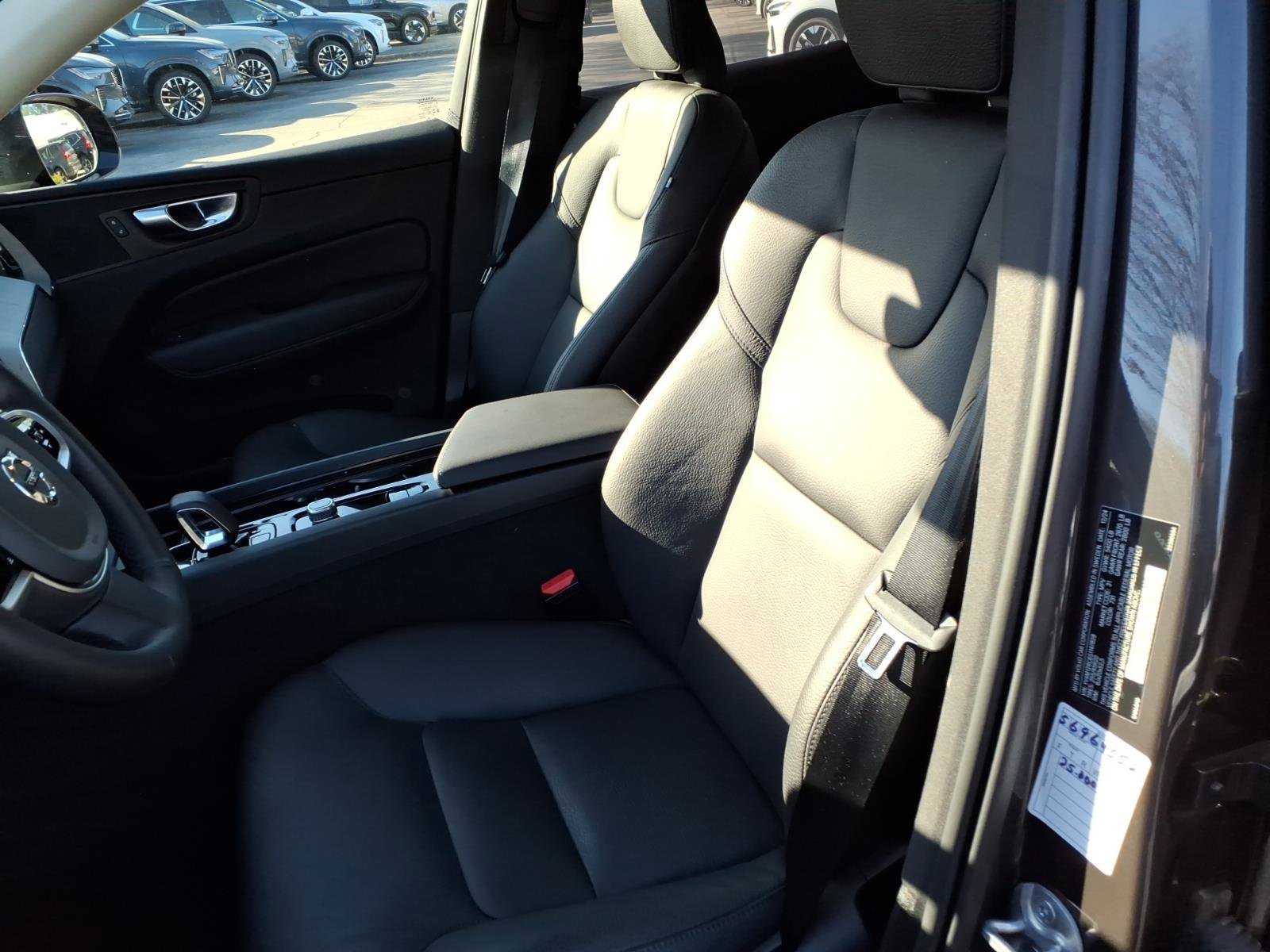 Certified 2025 Volvo XC60 B5 Plus AWD/4WD image 18
