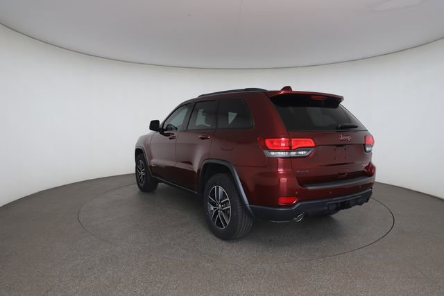 Used 2017 Jeep Grand Cherokee Trailhawk w/ Trailhawk Luxury Group AWD/4WD image 12