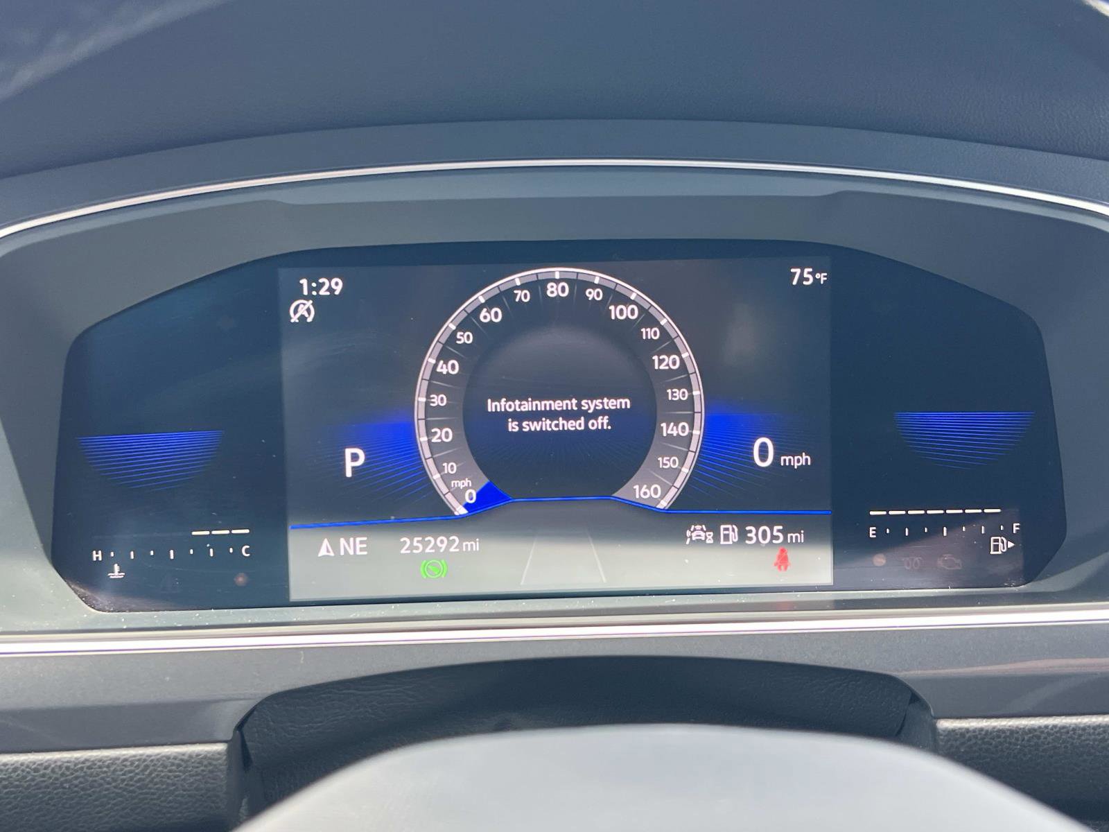 Certified 2022 Volkswagen Tiguan SE R-Line FWD image 11