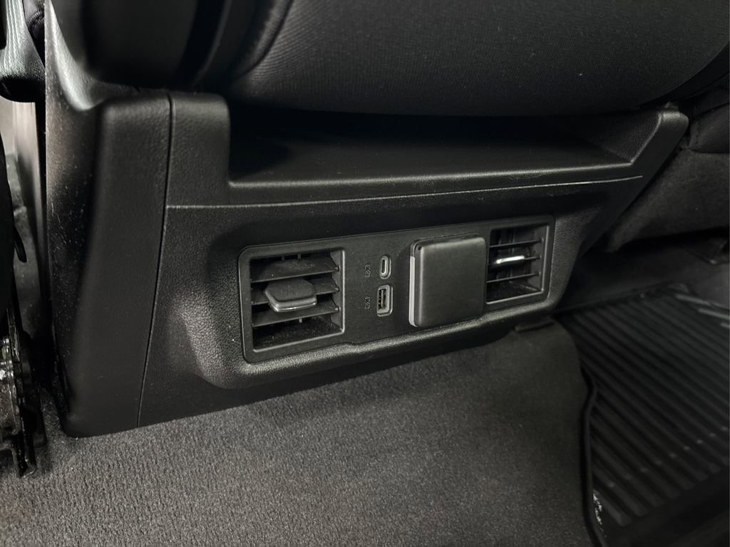 Used 2023 Chevrolet Silverado 1500 LT image 32