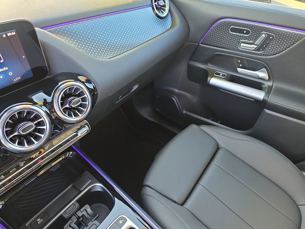 Certified 2025 Mercedes-Benz GLA 250 4MATIC image 32