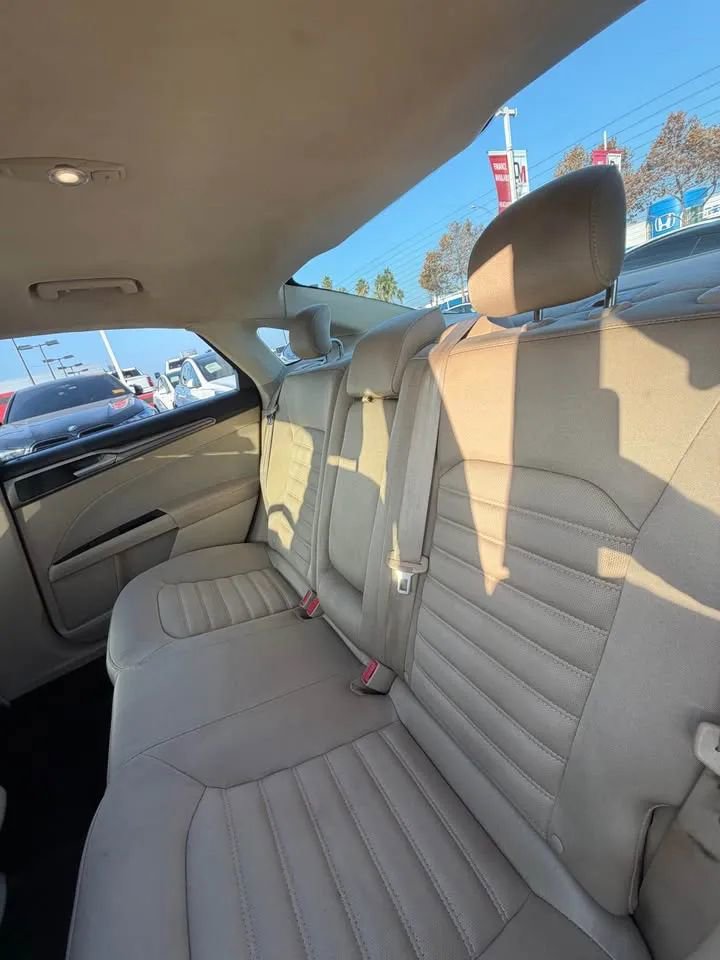 Used 2013 Ford Fusion SE FWD image 8