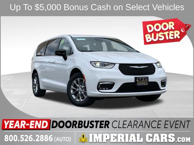 New 2026 Chrysler Pacifica Select
