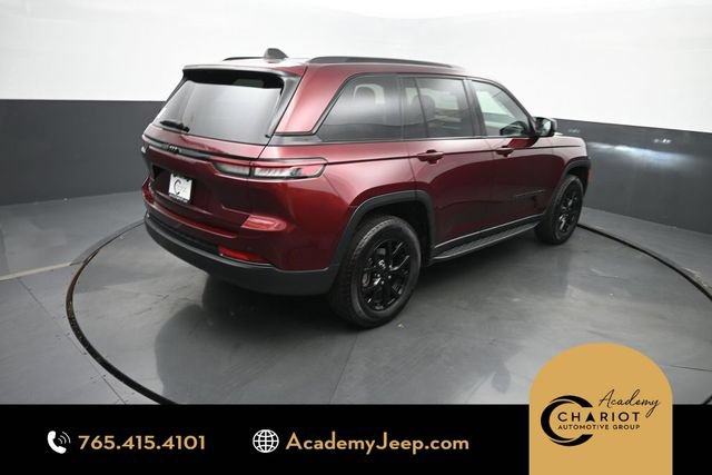 Used 2025 Jeep Grand Cherokee Altitude AWD/4WD image 1