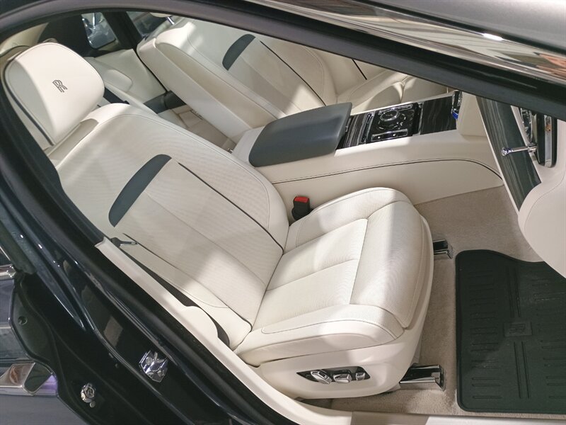 Used 2021 Rolls-Royce Ghost AWD/4WD image 54