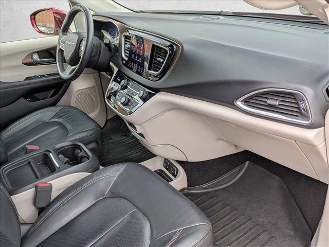 Used 2018 Chrysler Pacifica Touring-L image 21