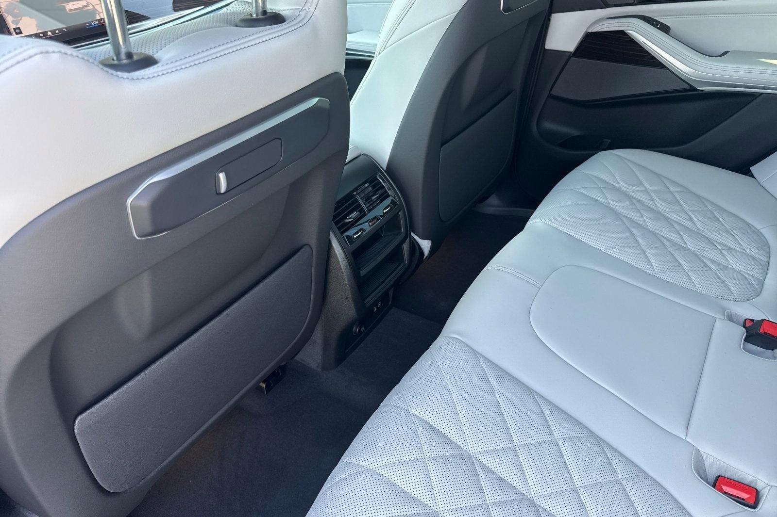 New 2026 BMW X5 xDrive40i w/ Premium Package image 19