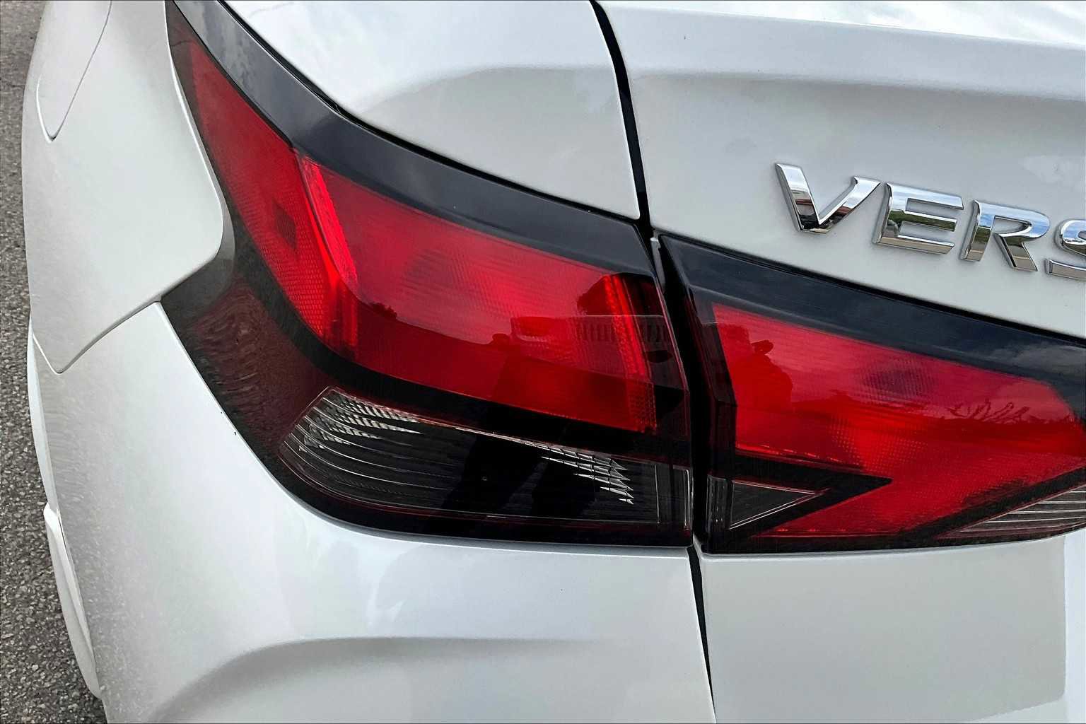 New 2025 Nissan Versa SV w/ Trunk Package FWD image 12
