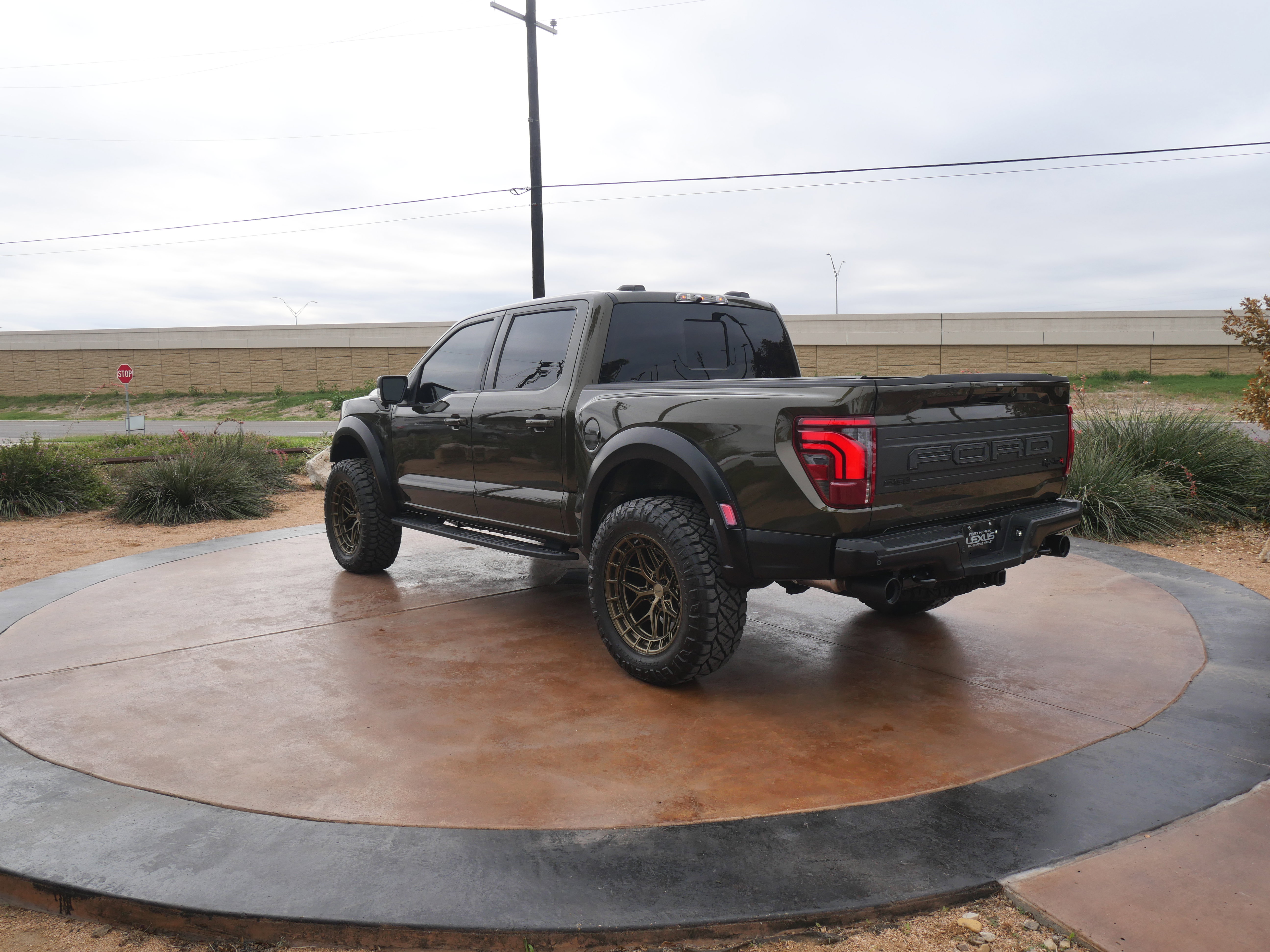 Used 2025 Ford F150 Raptor w/ Equipment Group 803A Raptor R image 4