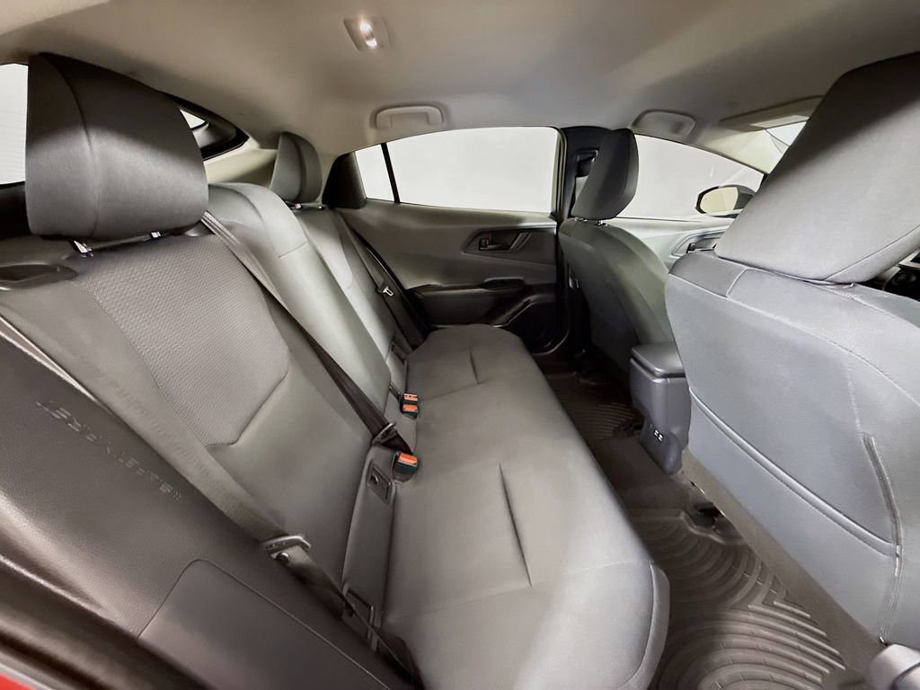 Used 2026 Toyota Prius LE AWD/4WD image 28