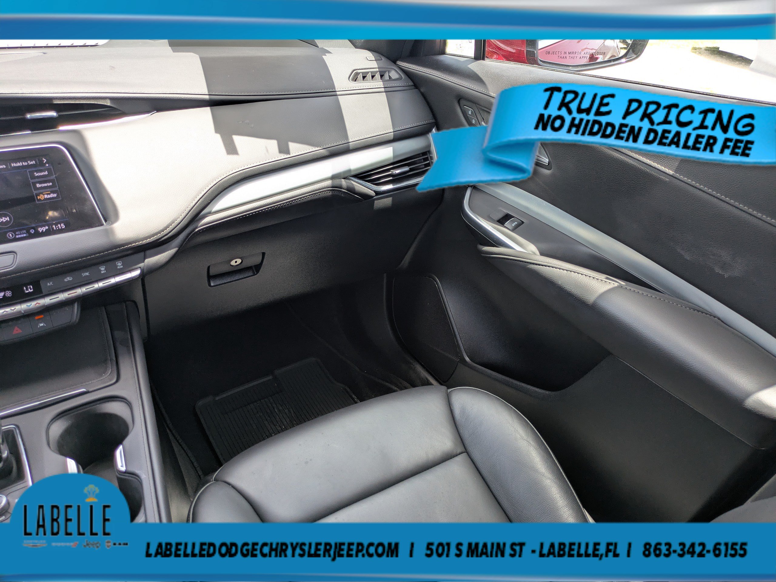 Used 2022 Cadillac XT4 Premium Luxury w/ Enhanced Visibility Package FWD image 16