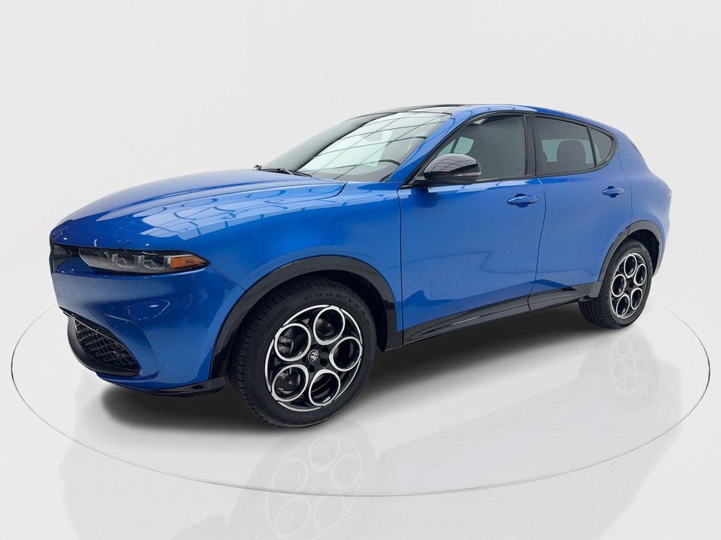 New 2025 Alfa Romeo Tonale w/ Premium Package AWD/4WD image 5
