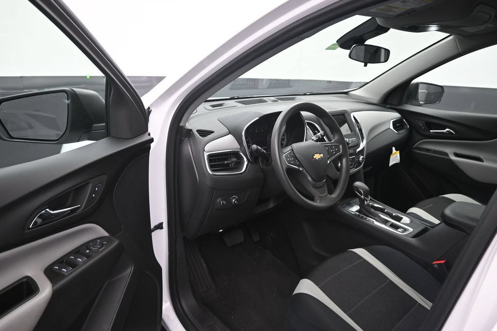 Used 2024 Chevrolet Equinox LS FWD image 9
