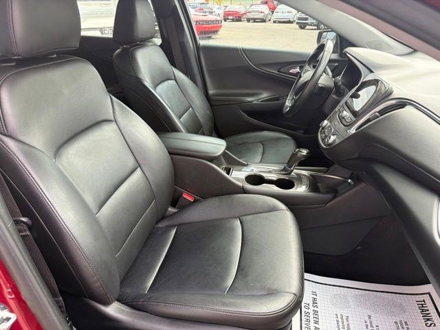 Used 2018 Chevrolet Malibu LT w/ Leather Package FWD image 20