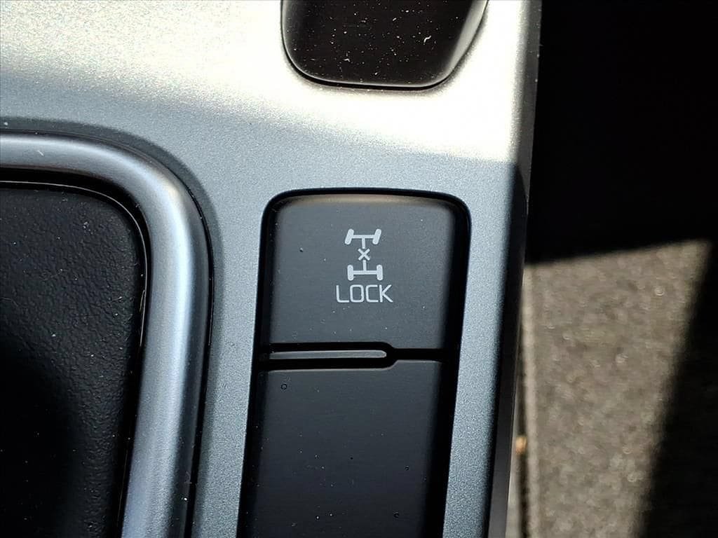 Used 2025 Kia Seltos LX AWD/4WD image 11