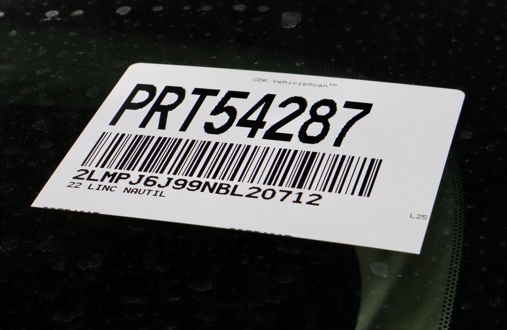 Used 2022 Lincoln Nautilus FWD w/ Premium Package image 37